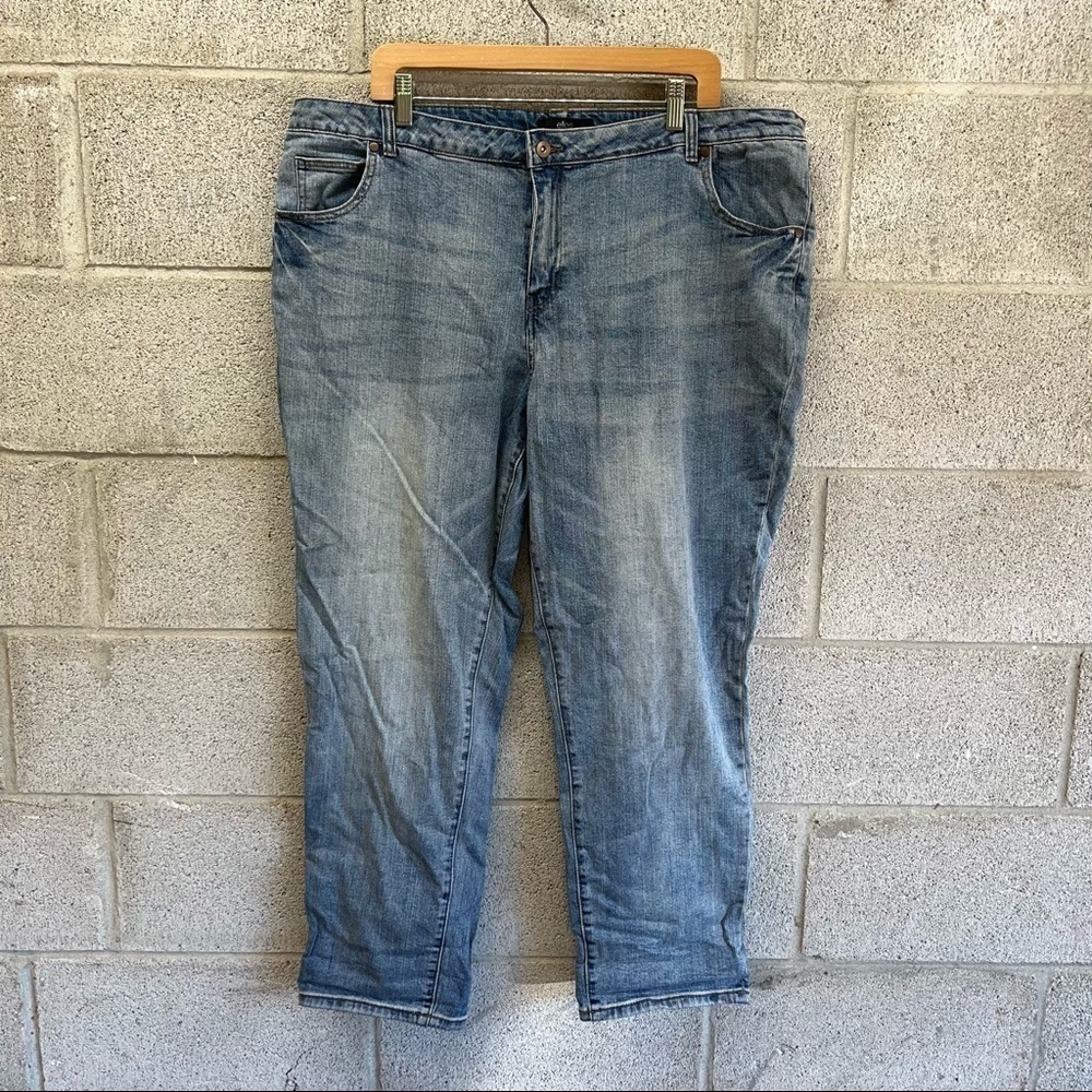 Ellis Straight Cropped Jeans